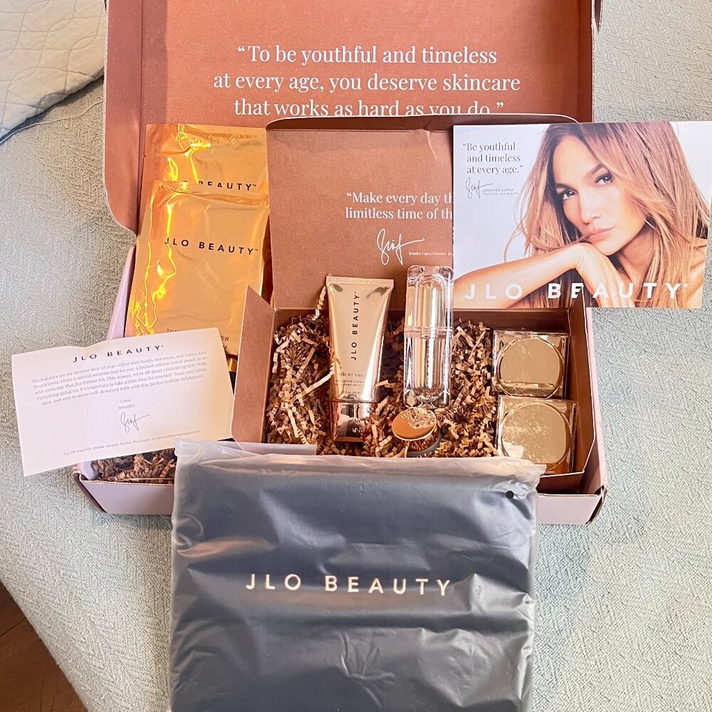 JLO BEAUTY HOLIDAY SKINCARE KICKSTARTER SET + 1 Make up Case + 2 Face masks